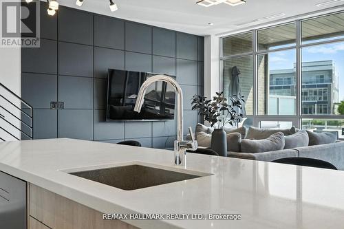 3658 Ferretti Court, Innisfil, ON - Indoor Photo Showing Kitchen