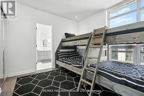 3658 Ferretti Court, Innisfil, ON - Indoor Photo Showing Bedroom