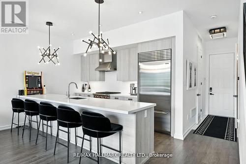 3658 Ferretti Court, Innisfil, ON - Indoor Photo Showing Kitchen With Upgraded Kitchen