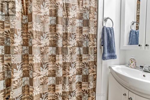 92 Forest Avenue, St. Thomas, ON - Indoor Photo Showing Bathroom