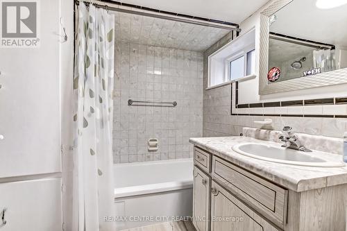 92 Forest Avenue, St. Thomas, ON - Indoor Photo Showing Bathroom