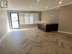 15 - 250 REGINA ROAD  Vaughan, ON L4L 8N2