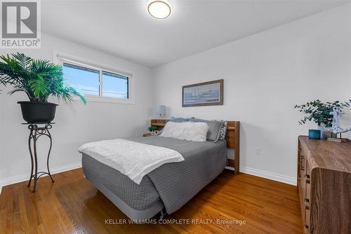 411 Bryant Crescent, Burlington, ON - Indoor Photo Showing Bedroom