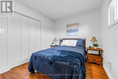 411 Bryant Crescent, Burlington, ON - Indoor Photo Showing Bedroom