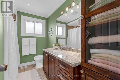 411 Bryant Crescent, Burlington, ON - Indoor Photo Showing Bathroom