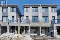 61 PEAREN LANE  Barrie, ON L9J 0Z6