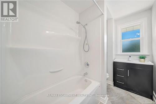 167 Miles Road, Hamilton, ON - Indoor Photo Showing Bathroom