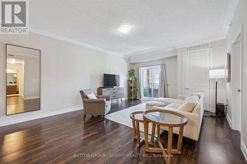 242 - 1077 Gordon Street, Guelph, ON - Indoor