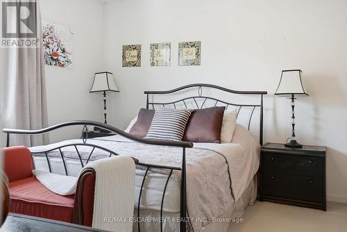 2505 Valleyridge Drive, Oakville, ON - Indoor Photo Showing Bedroom