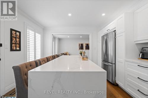 5609 Thorn Lane, Burlington, ON - Indoor Photo Showing Kitchen