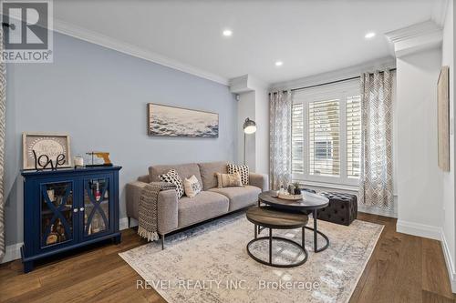 5609 Thorn Lane, Burlington, ON - Indoor Photo Showing Living Room