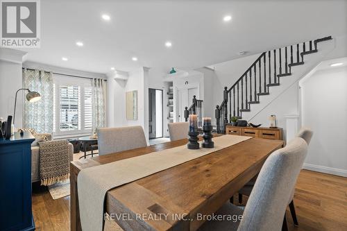 5609 Thorn Lane, Burlington, ON - Indoor Photo Showing Dining Room