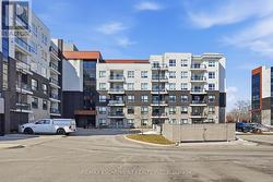 618 - 320 PLAINS ROAD E  Burlington, ON L7T 0C1