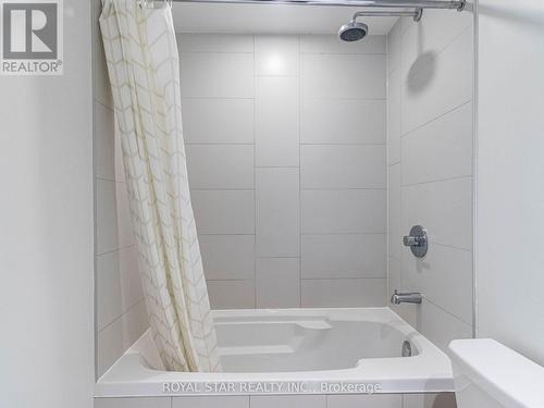 1305 - 20 Richardson Street, Toronto, ON - Indoor Photo Showing Bathroom
