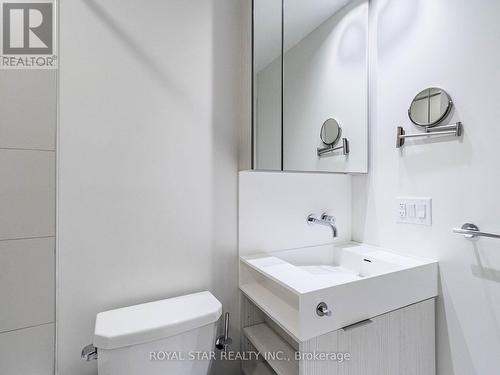 1305 - 20 Richardson Street, Toronto, ON - Indoor Photo Showing Bathroom