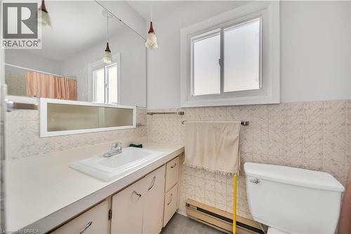 141 Samuel Street, Kitchener, ON - Indoor Photo Showing Bathroom