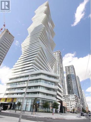 2908 - 3900 CONFEDERATION PARKWAY  Mississauga, ON L5B 0M3