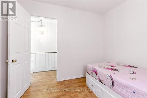 44 Holton Avenue N, Hamilton, ON - Indoor Photo Showing Bedroom