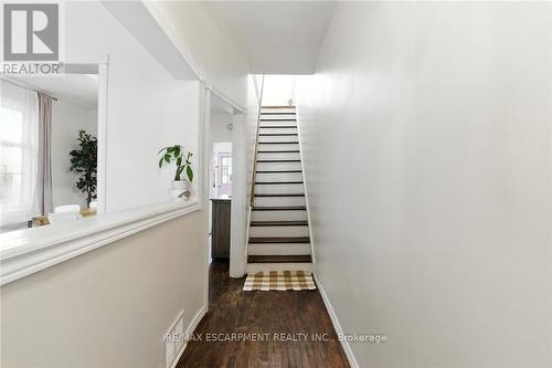 44 Holton Avenue N, Hamilton, ON - Indoor Photo Showing Other Room