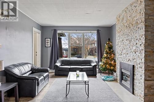 568 Askin, Windsor, ON - Indoor Photo Showing Living Room With Fireplace