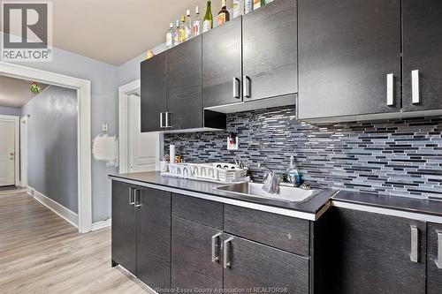 568 Askin, Windsor, ON - Indoor Photo Showing Kitchen With Double Sink With Upgraded Kitchen