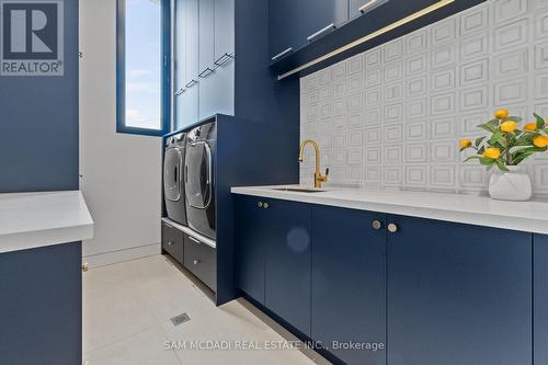 2186 Harcourt Crescent, Mississauga, ON -  Photo Showing Laundry Room