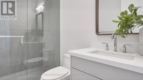 2186 Harcourt Crescent, Mississauga, ON - Indoor Photo Showing Bathroom