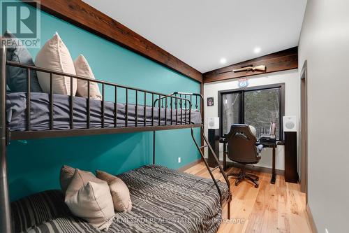 2084 Grand Boulevard, Burlington, ON - Indoor Photo Showing Bedroom