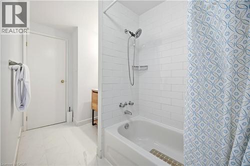 424 Jackson Street W, Hamilton, ON - Indoor Photo Showing Bathroom