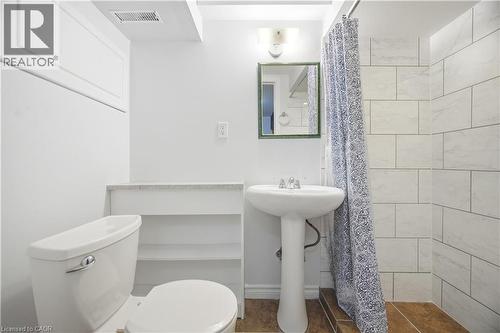 424 Jackson Street W, Hamilton, ON - Indoor Photo Showing Bathroom