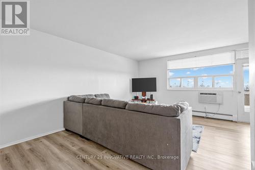 504 - 67 Richmond Street, Richmond Hill, ON - Indoor