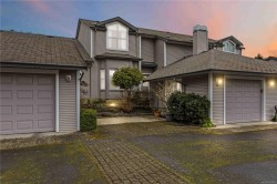 21-3633 Cedar Hill Rd  Saanich, BC V8P 3Z3