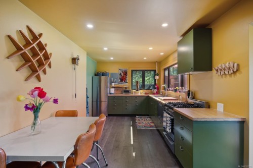 1304 Midden Rd, Comox, BC 