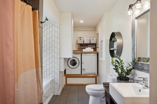 1304 Midden Rd, Comox, BC 