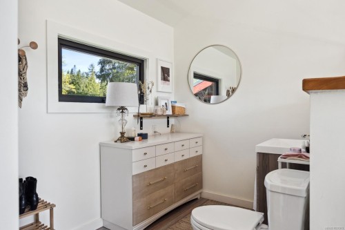 1304 Midden Rd, Comox, BC 