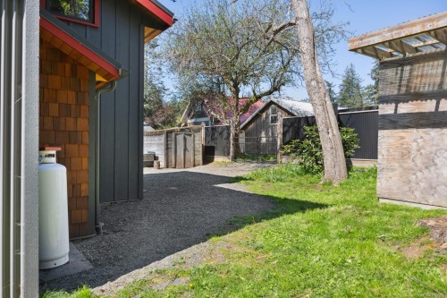 1304 Midden Rd, Comox, BC 