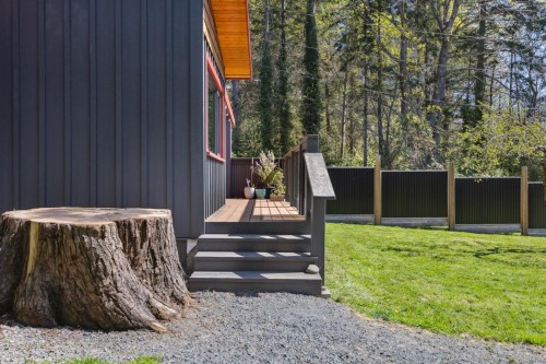 1304 Midden Rd, Comox, BC 