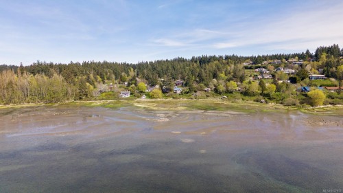 1304 Midden Rd, Comox, BC 