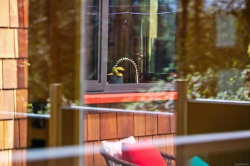 1304 Midden Rd, Comox, BC 