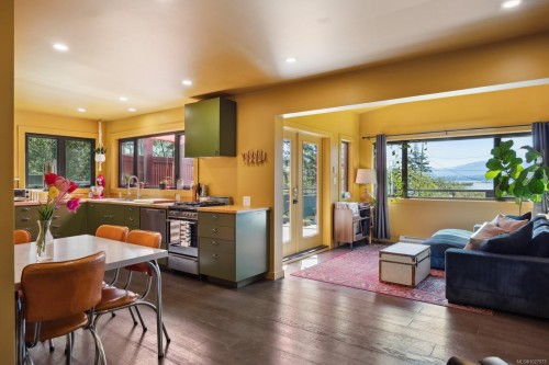 1304 Midden Rd, Comox, BC 