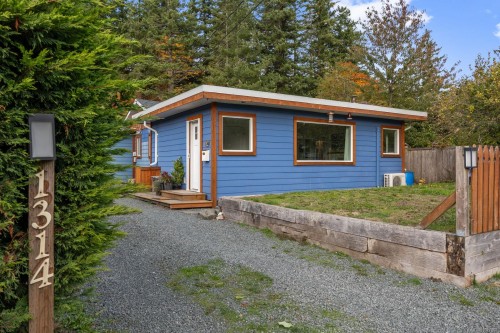 1314 Docliddle Rd, Comox, BC 