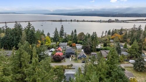 1314 Docliddle Rd, Comox, BC 