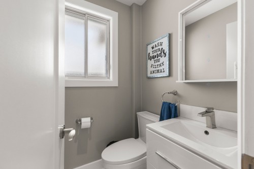 Salle d'eau - 111 Av. D'Ivanhoe Crescent, Pointe-Claire, QC - Indoor Photo Showing Bathroom