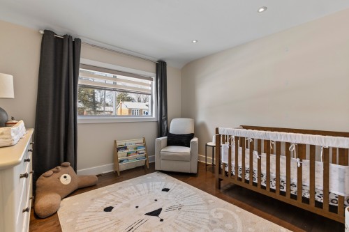 Chambre à coucher - 111 Av. D'Ivanhoe Crescent, Pointe-Claire, QC - Indoor Photo Showing Bedroom