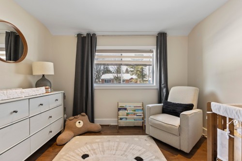 Chambre à coucher - 111 Av. D'Ivanhoe Crescent, Pointe-Claire, QC - Indoor Photo Showing Bedroom