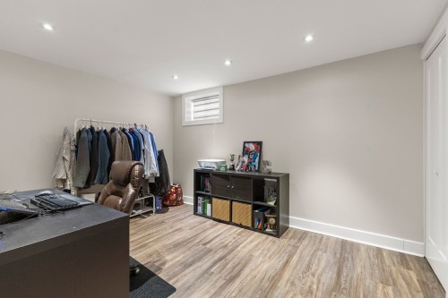 Chambre à coucher - 111 Av. D'Ivanhoe Crescent, Pointe-Claire, QC - Indoor