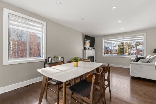 Coin-repas - 111 Av. D'Ivanhoe Crescent, Pointe-Claire, QC - Indoor