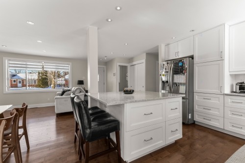 Cuisine - 111 Av. D'Ivanhoe Crescent, Pointe-Claire, QC - Indoor