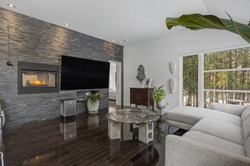 Salon - 773 Ch. Maurice, Bedford - Canton, QC - Indoor Photo Showing Living Room With Fireplace