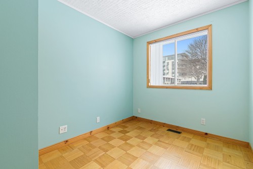Bureau - 1 Av. Ste-Marie, Montréal-Est, QC - Indoor Photo Showing Other Room